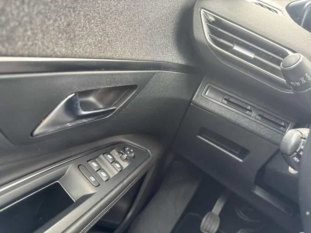 Peugeot 5008 Allure 1.2 PureTech 130 WR  7-Sitzer LED 02/2019-photo-22