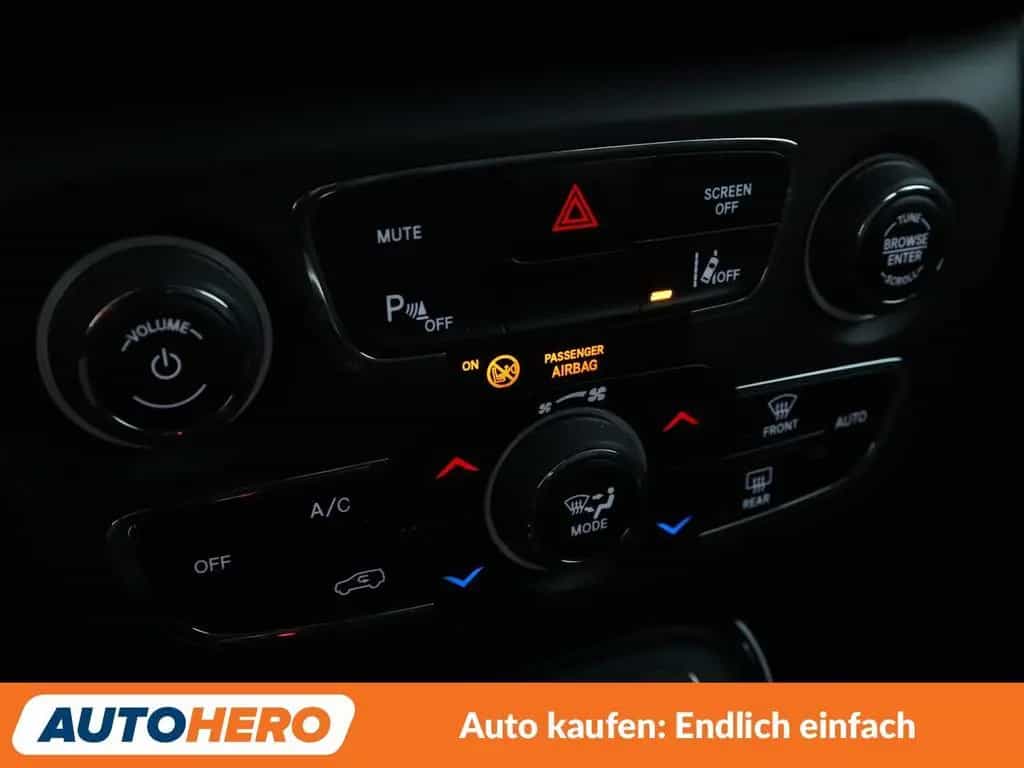 Jeep Compass 2.0 M-Jet Limited 4WD Aut*NAVI*XENON*ACC 12/2017-photo-21