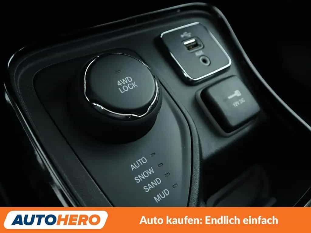 Jeep Compass 2.0 M-Jet Limited 4WD Aut*NAVI*XENON*ACC 12/2017-photo-25