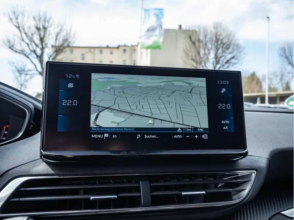 Peugeot 3008 1.2 Allure Pack EAT8 KAMERA NAVI ACC LED 12/2023-photo-11