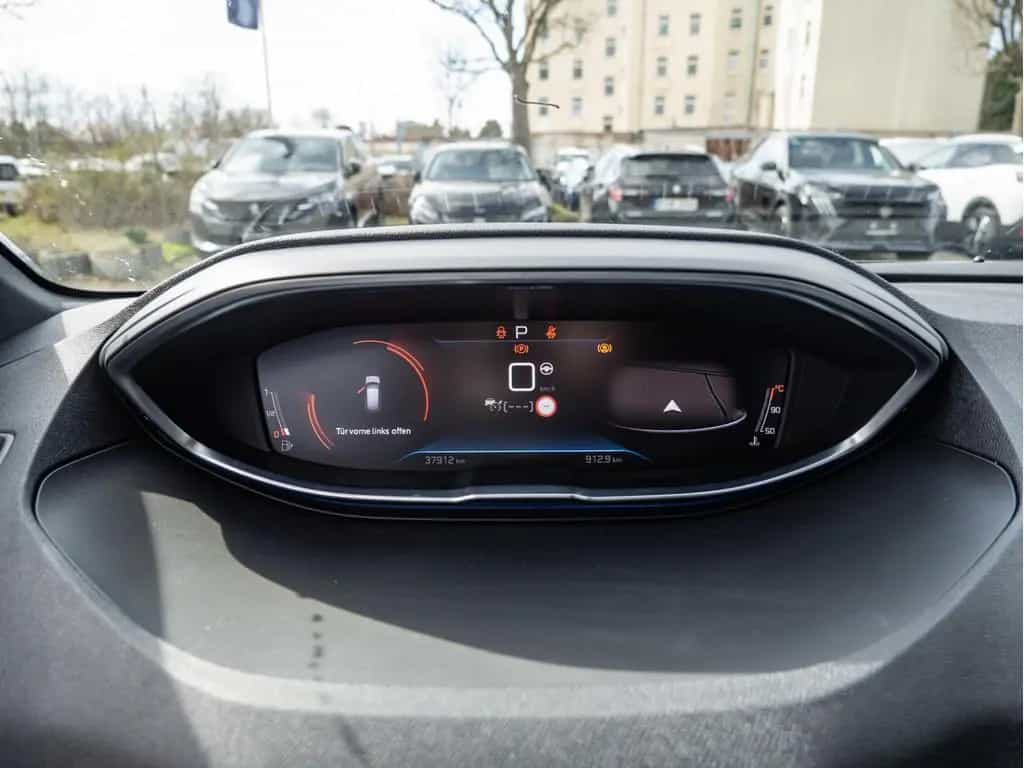 Peugeot 3008 1.2 Allure Pack EAT8 KAMERA NAVI ACC LED 12/2023-photo-16
