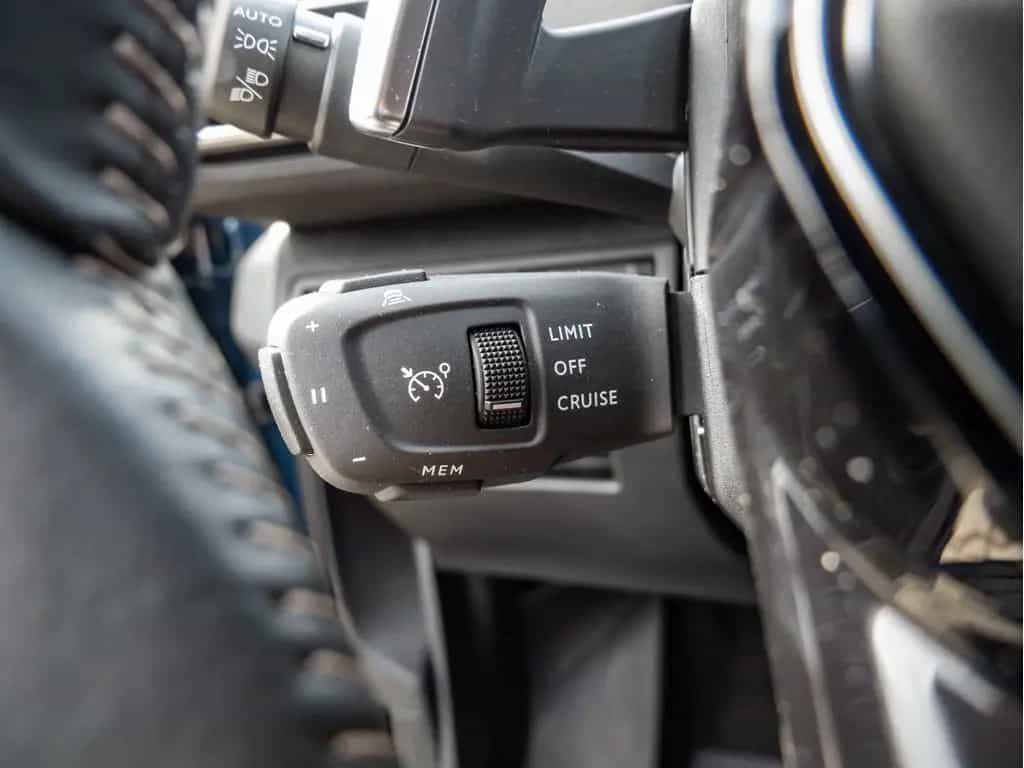 Peugeot 3008 1.2 Allure Pack EAT8 KAMERA NAVI ACC LED 12/2023-photo-19