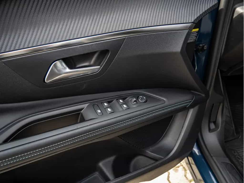 Peugeot 3008 1.2 Allure Pack EAT8 KAMERA NAVI ACC LED 12/2023-photo-21