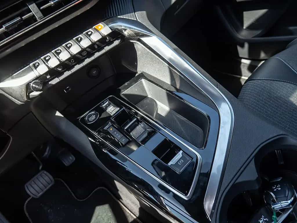 Peugeot 3008 1.2 Allure Pack SHZ KAMERA NAVI ACC LED 11/2023-photo-14