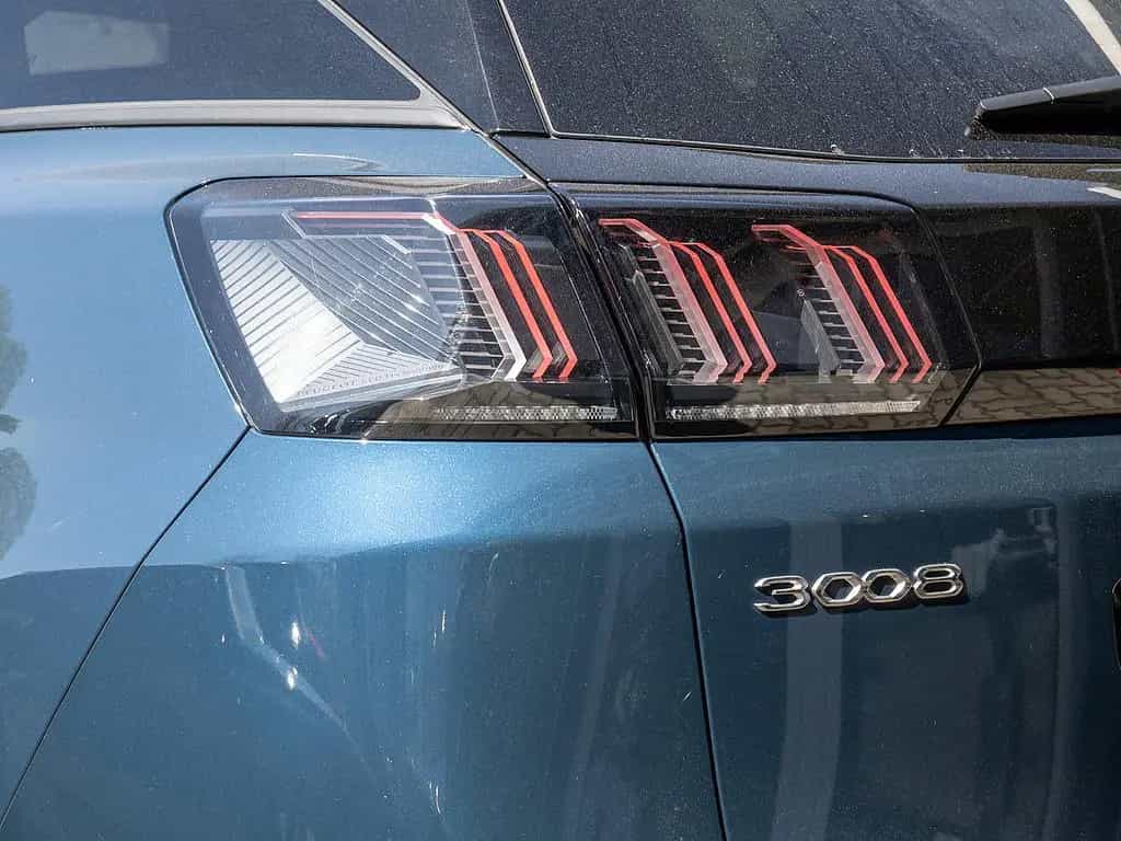 Peugeot 3008 1.2 Allure Pack SHZ KAMERA NAVI ACC LED 11/2023-photo-21
