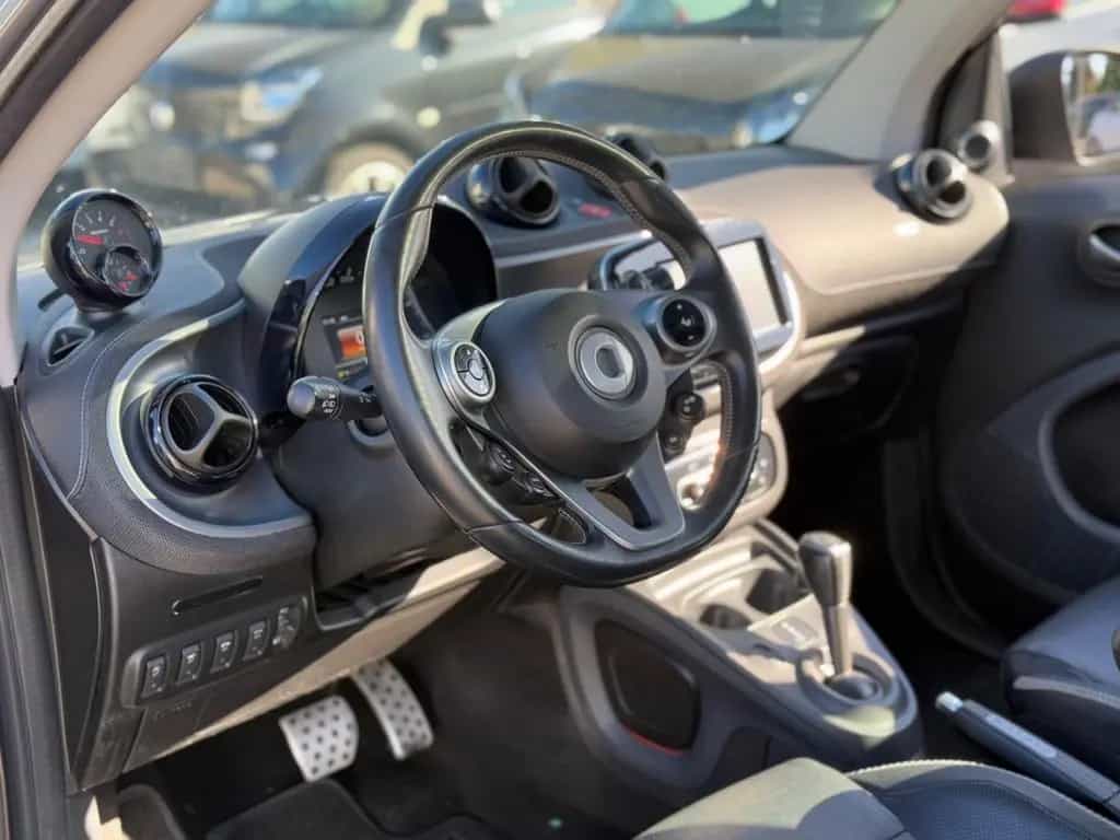 Smart ForTwo BRABUS-109PS*XCLUSIVE*1.HAND*KAMERA* 10/2016-photo-35