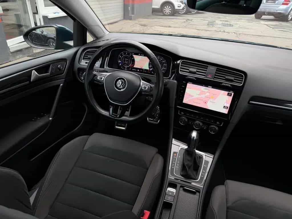 Volkswagen Golf VII Lim. Highline 05/2017-photo-23