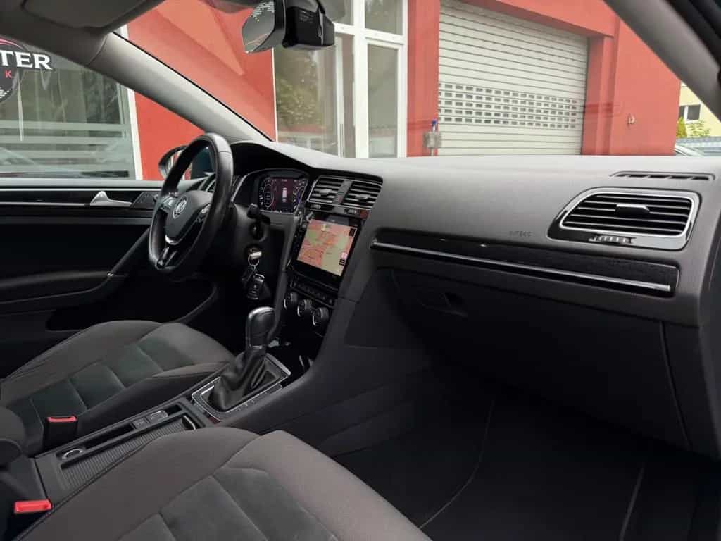 Volkswagen Golf VII Lim. Highline 05/2017-photo-35