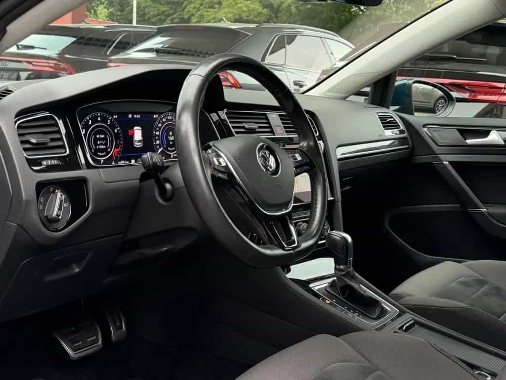 Volkswagen Golf VII Lim. Highline 05/2017-photo-9