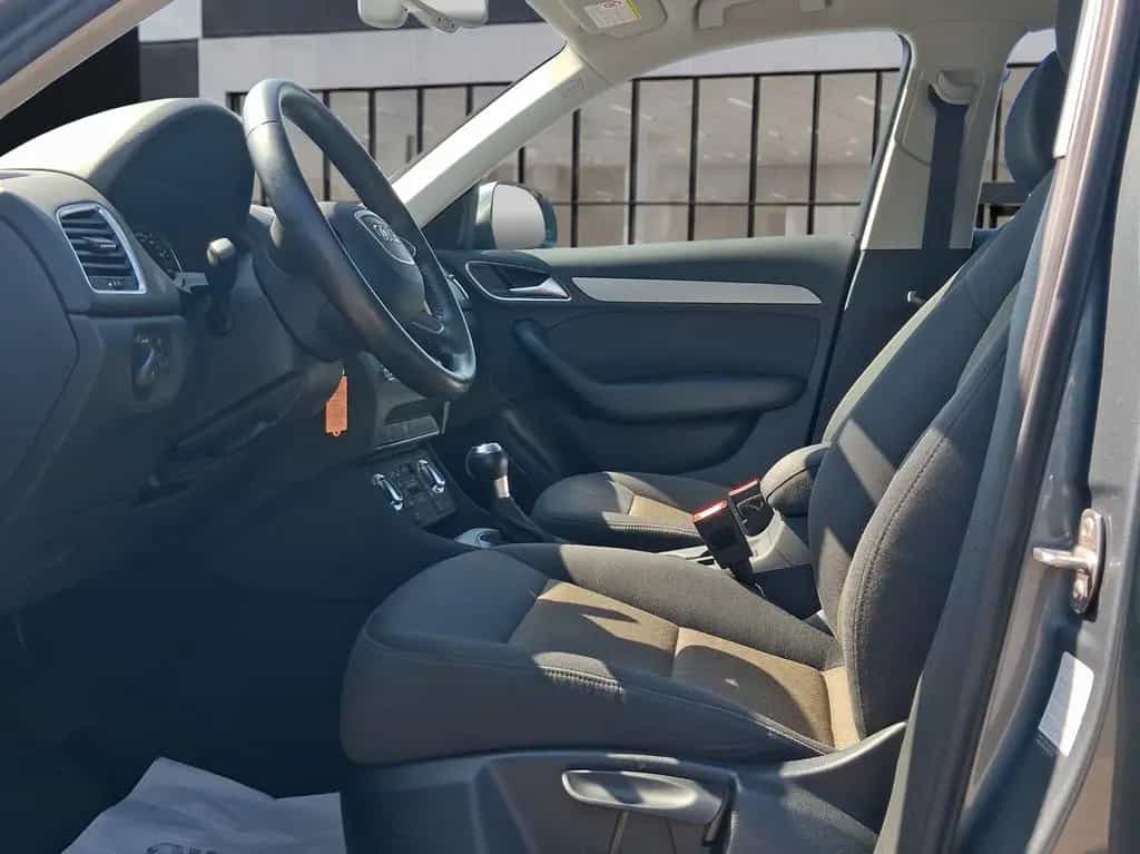 Audi Q3 2,0l TFSI quattro 03/2013-photo-5