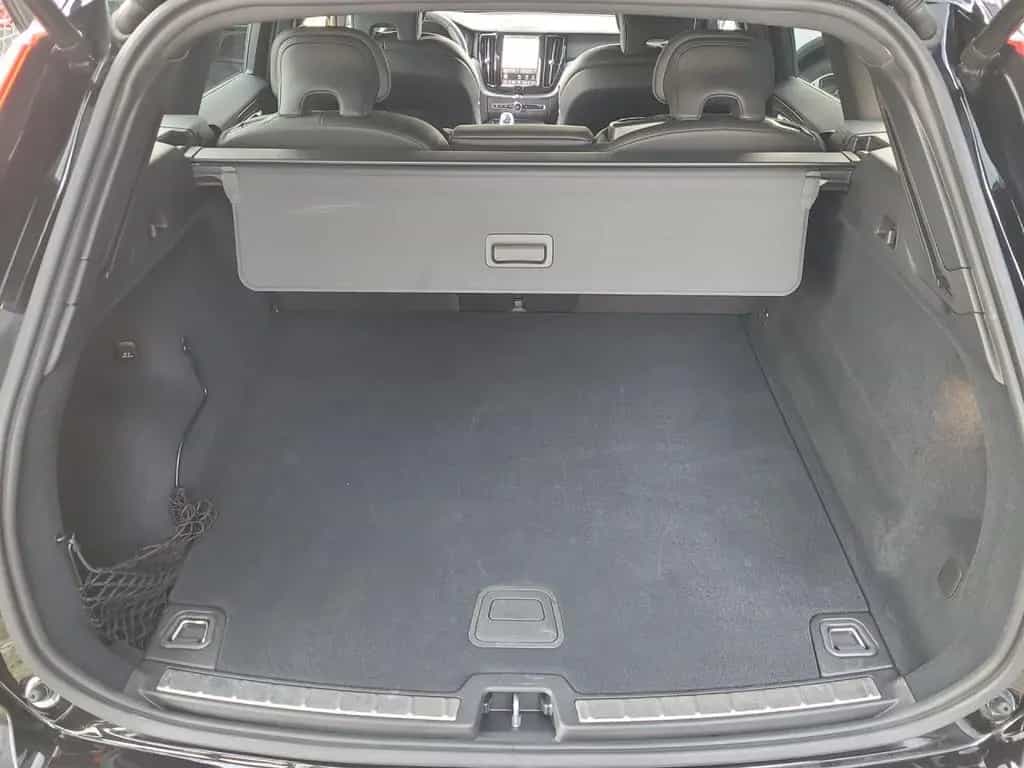 Volvo XC 60 Plus Dark AWD Bluetooth LED Klima 02/2025-photo-11