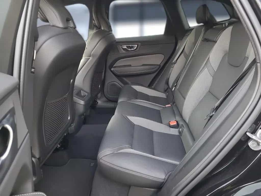 Volvo XC 60 Plus Dark AWD Bluetooth LED Klima 02/2025-photo-8