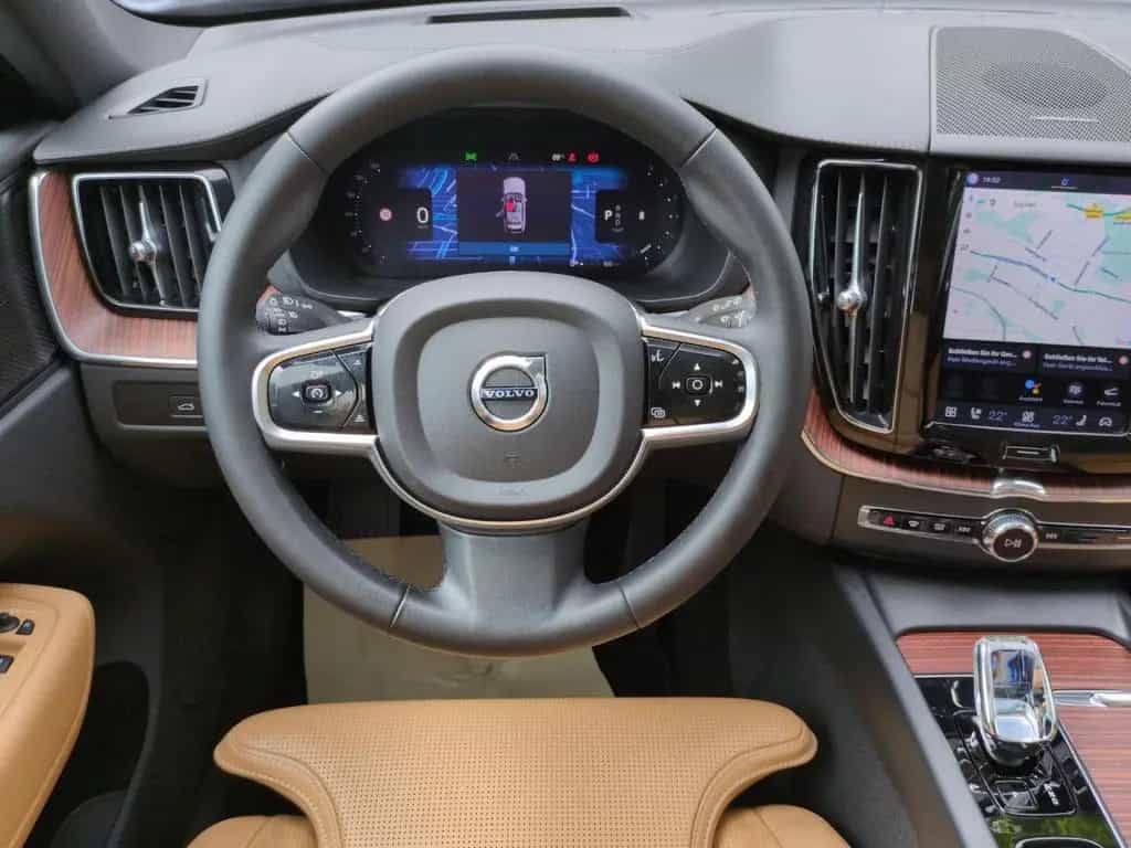 Volvo XC 60 Ultimate Dark AWD 03/2023-photo-17