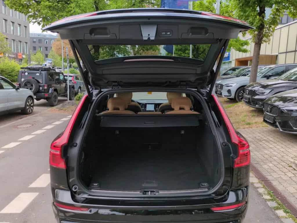 Volvo XC 60 Ultimate Dark AWD 03/2023-photo-23