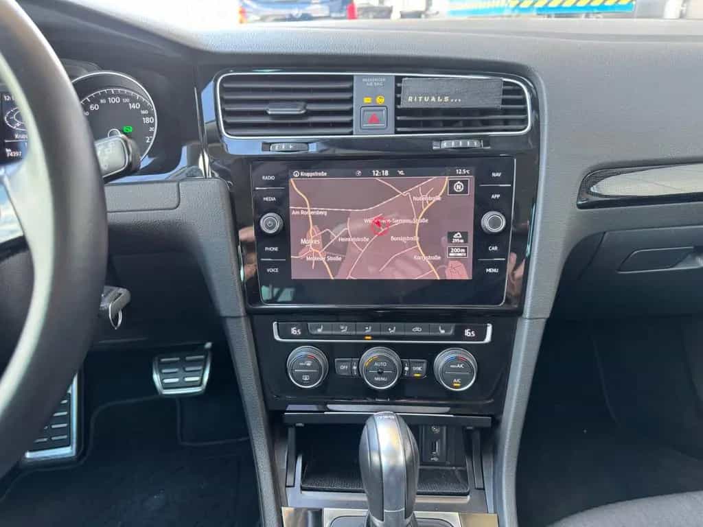 Volkswagen Golf 1.5 TSI Sound DSG ACC Navi SHZ App-Connect 12/2017-photo-10
