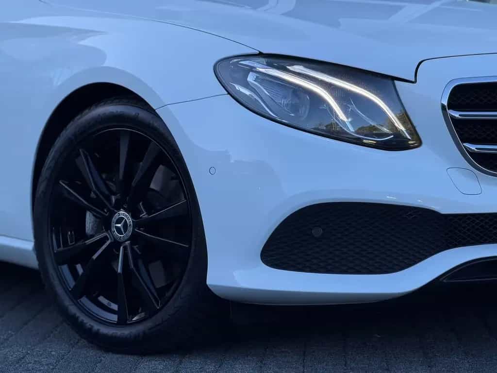 Mercedes-Benz E-Class d*Keyless-Go*PDC*CarPlay*Shz*LED*Ambiente 02/2019-photo-1