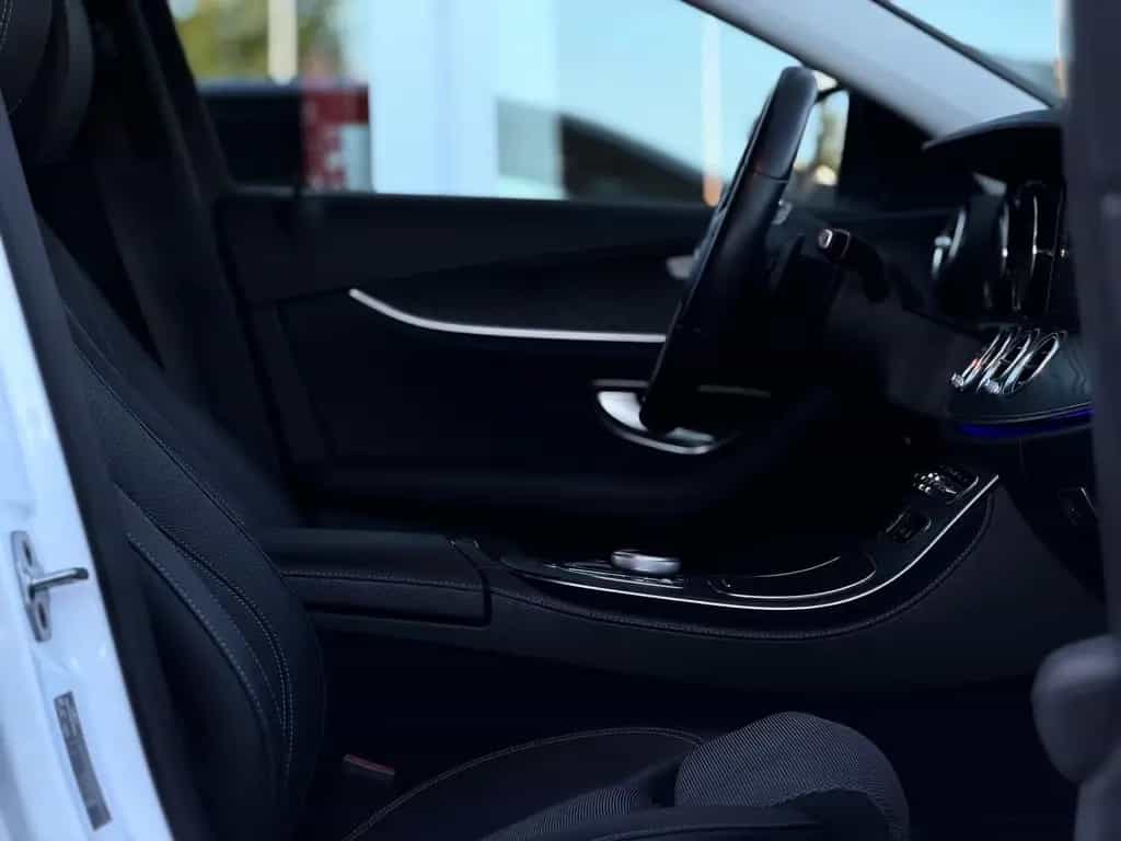 Mercedes-Benz E-Class d*Keyless-Go*PDC*CarPlay*Shz*LED*Ambiente 02/2019-photo-18