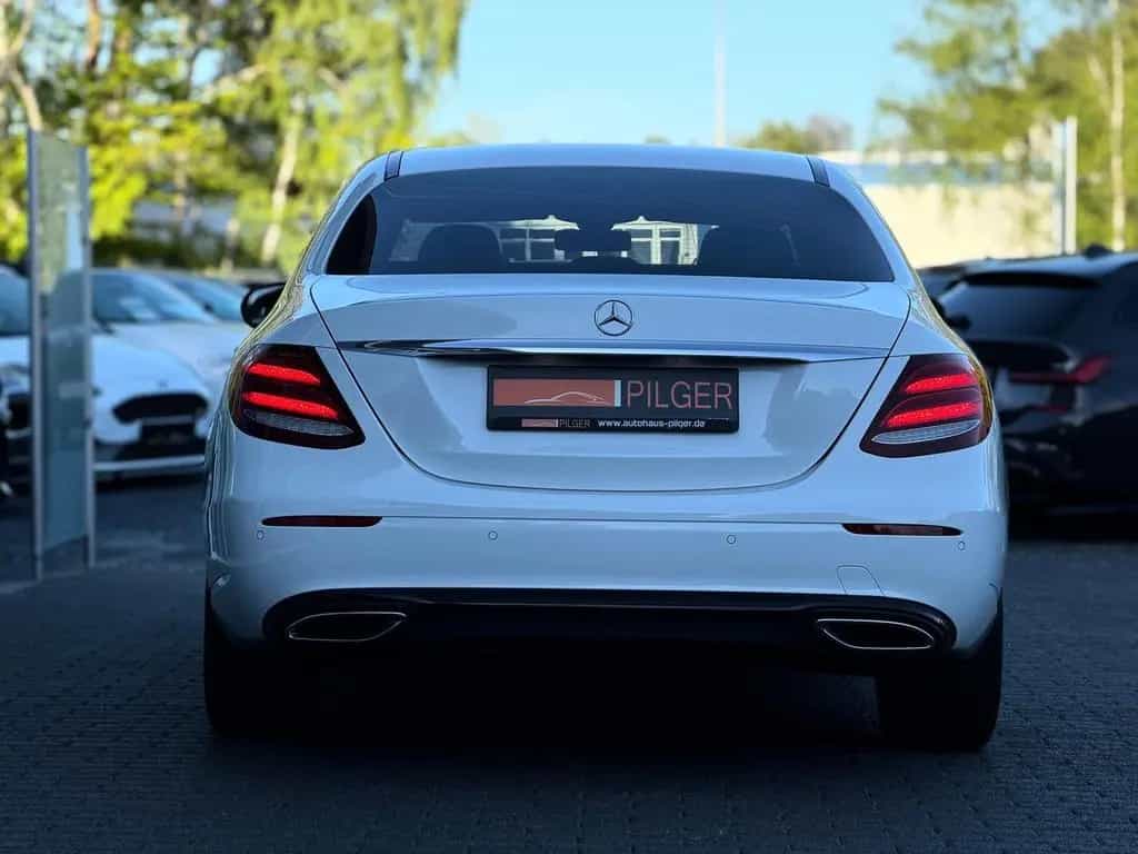 Mercedes-Benz E-Class d*Keyless-Go*PDC*CarPlay*Shz*LED*Ambiente 02/2019-photo-4