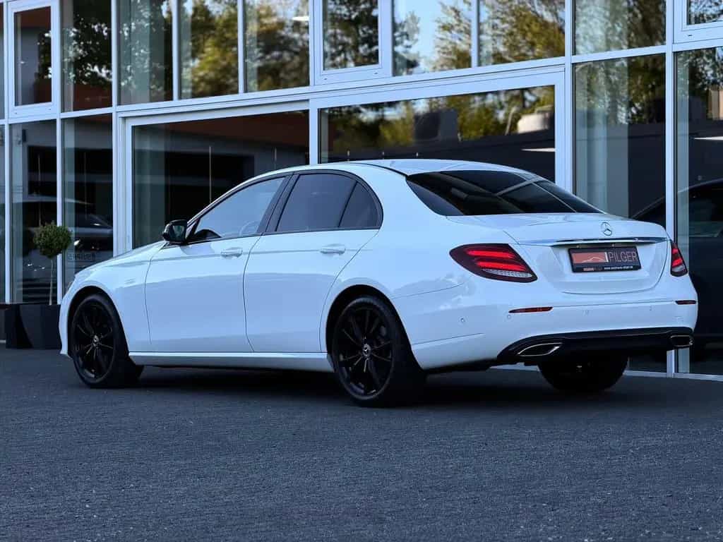 Mercedes-Benz E-Class d*Keyless-Go*PDC*CarPlay*Shz*LED*Ambiente 02/2019-photo-5