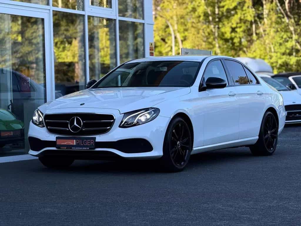 Mercedes-Benz E-Class d*Keyless-Go*PDC*CarPlay*Shz*LED*Ambiente 02/2019-photo-6