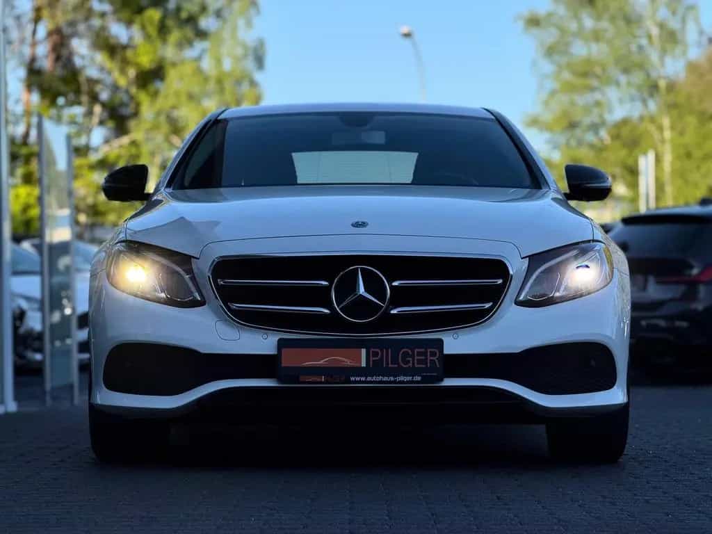Mercedes-Benz E-Class d*Keyless-Go*PDC*CarPlay*Shz*LED*Ambiente 02/2019-photo-7