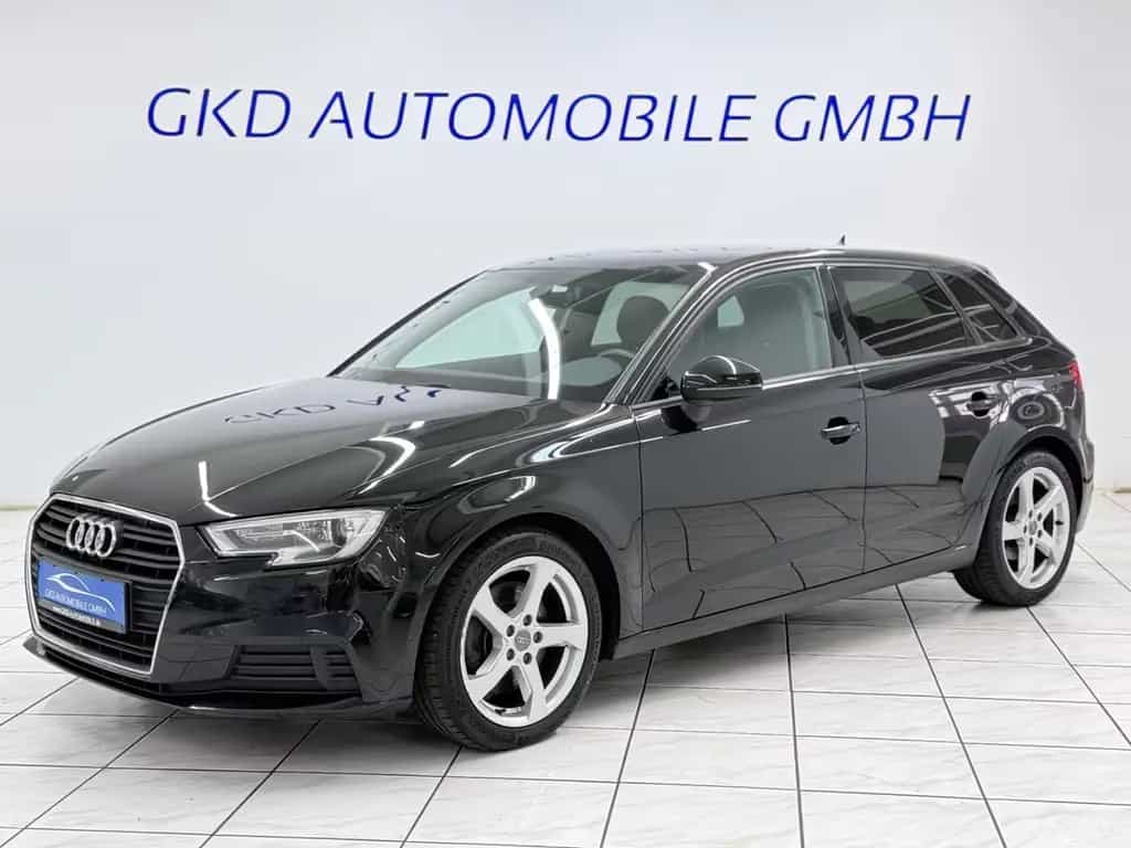 Audi A3 Sportback 40 TFSI Quattro Sport*Standheizung* 10/2019-photo-0