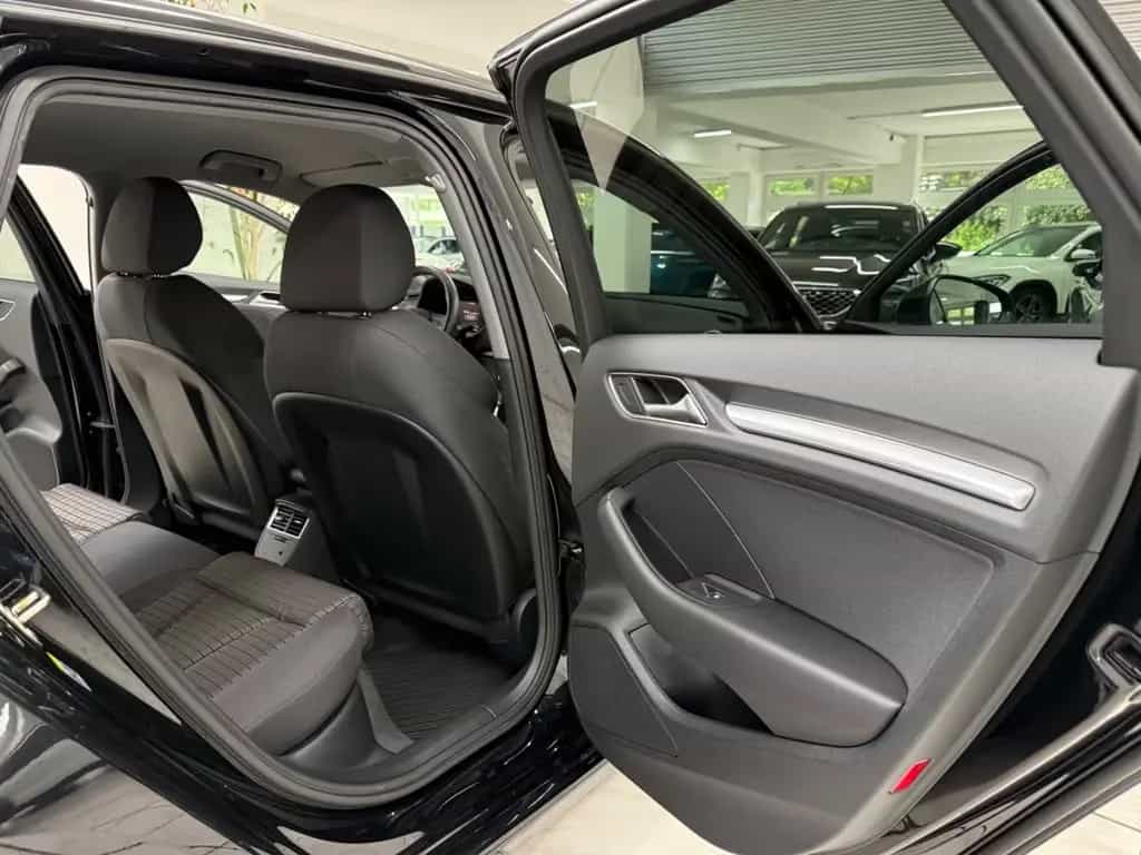 Audi A3 Sportback 40 TFSI Quattro Sport*Standheizung* 10/2019-photo-10