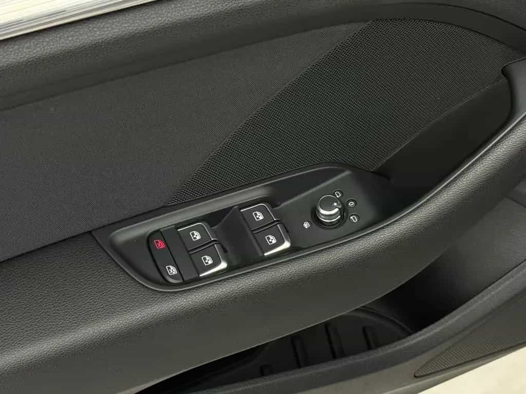 Audi A3 Sportback 40 TFSI Quattro Sport*Standheizung* 10/2019-photo-18