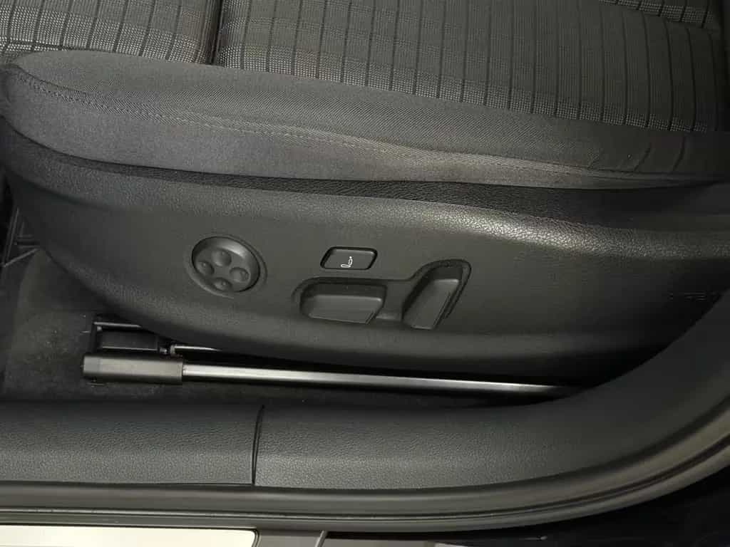 Audi A3 Sportback 40 TFSI Quattro Sport*Standheizung* 10/2019-photo-19