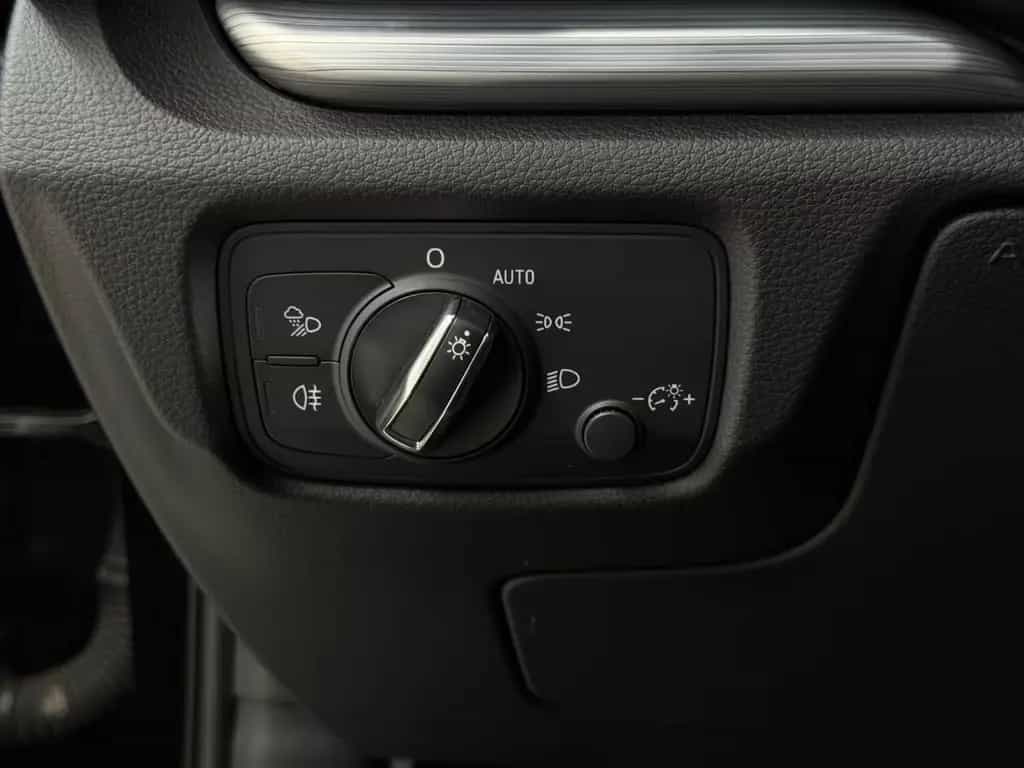 Audi A3 Sportback 40 TFSI Quattro Sport*Standheizung* 10/2019-photo-20