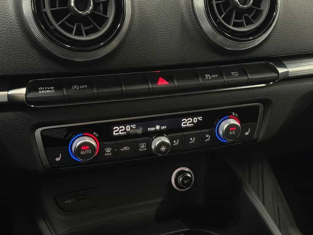 Audi A3 Sportback 40 TFSI Quattro Sport*Standheizung* 10/2019-photo-25