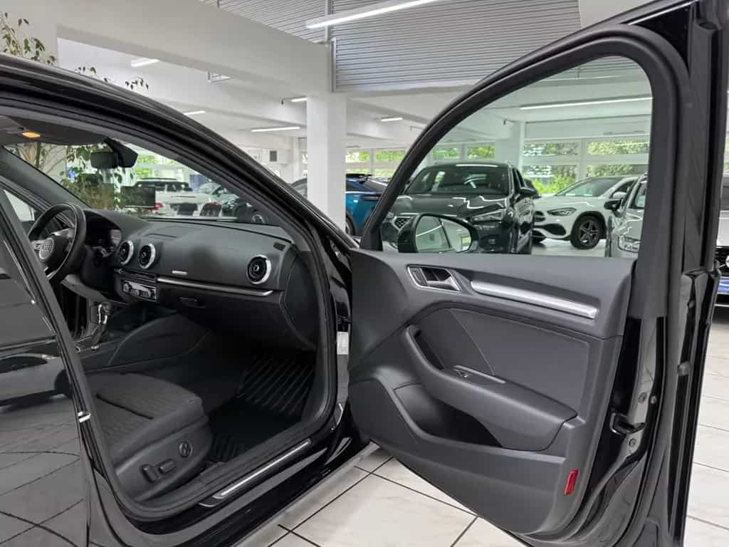 Audi A3 Sportback 40 TFSI Quattro Sport*Standheizung* 10/2019-photo-9
