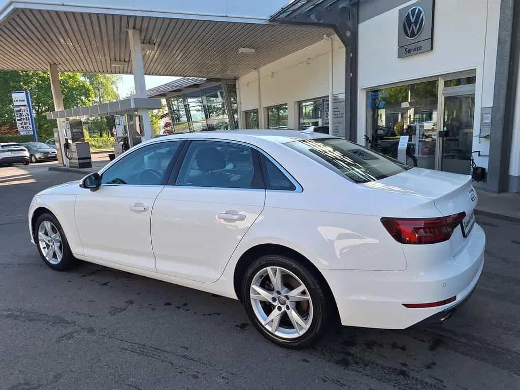 Audi A4 Limousine Sport 2.0 TFSI B&O LED AHK Massage 07/2018-photo-17