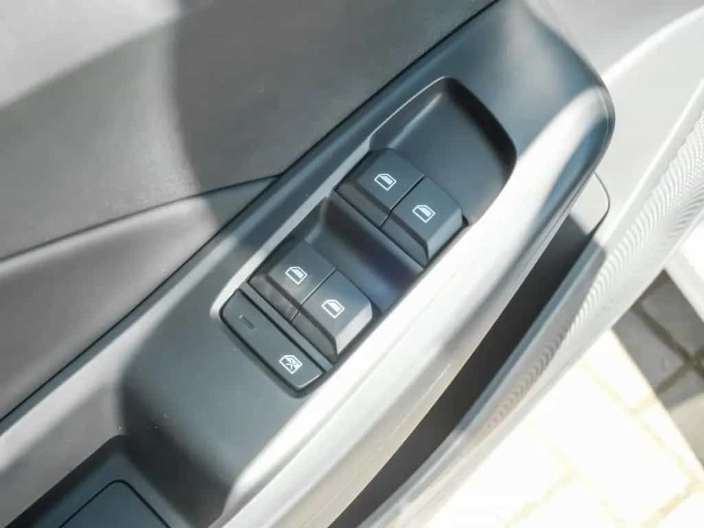 MG MG3 3 1.5 ICE Comfort KLIMA PDC RÜCKFAHRKAMERA NAVI 09/2025-photo-17