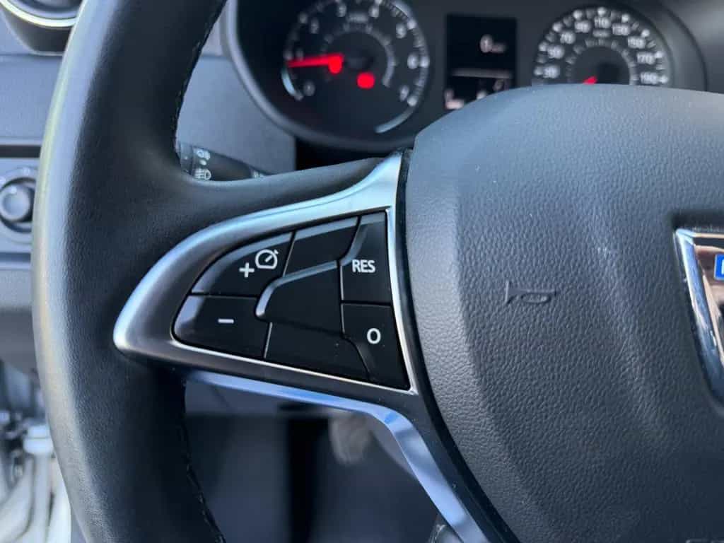 Dacia Duster II Comfort *LED*Kamera*25TKM*Garantie* 07/2018-photo-16