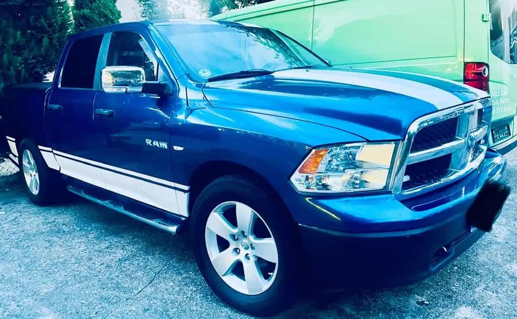 Dodge RAM 1500 SLT 4.7 Liter Gen 4 6 Sitzer 06/2010-photo-3