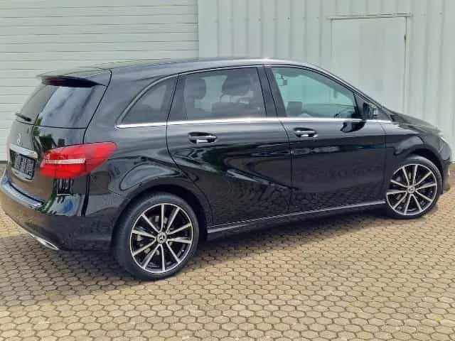 Mercedes-Benz B 220 4-Matic Edition*AHK*LED*Urban*DAB*R-Kamera 07/2018-photo-8
