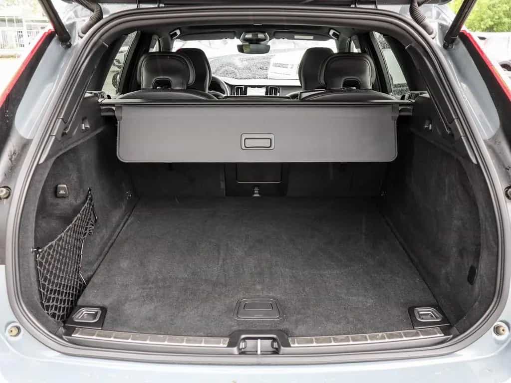 Volvo XC60 B4 Plus Dark 2WD Parkkamera 360 11/2022-photo-11