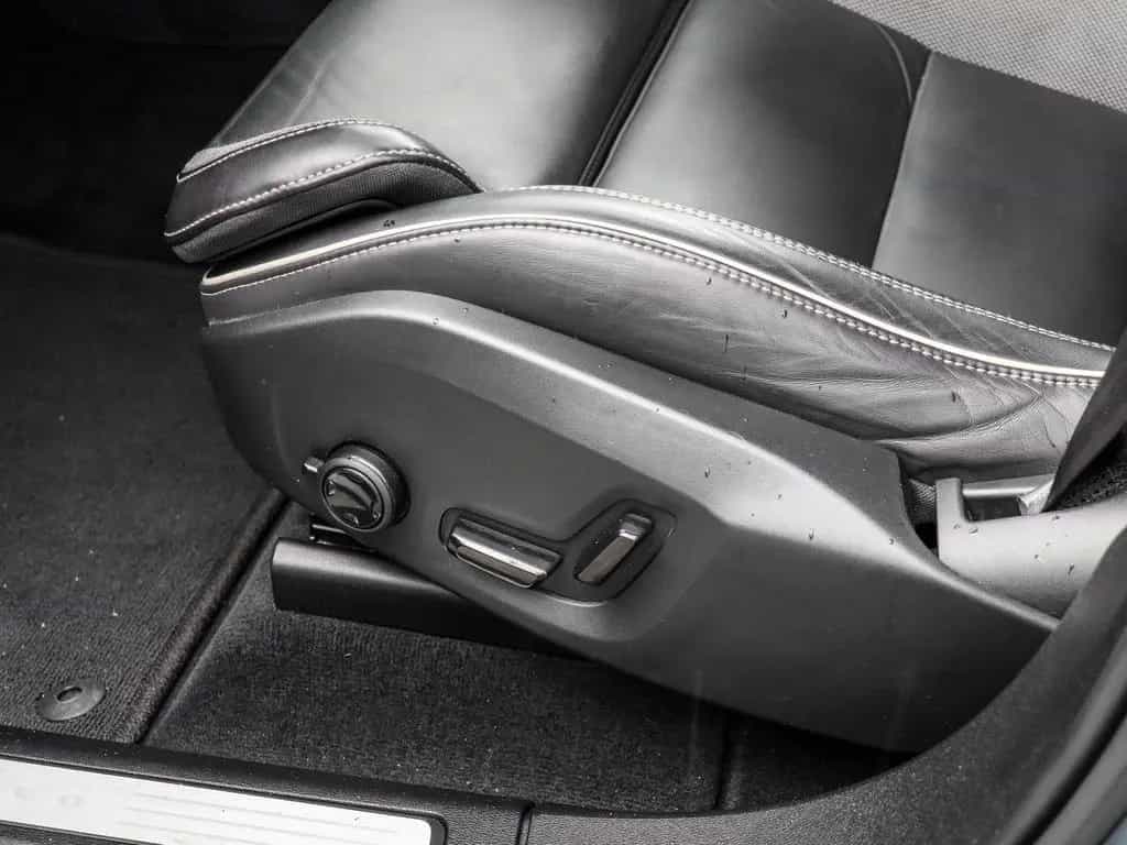 Volvo XC60 B4 Plus Dark 2WD Parkkamera 360 11/2022-photo-13