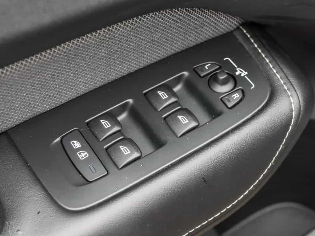 Volvo XC60 B4 Plus Dark 2WD Parkkamera 360 11/2022-photo-14