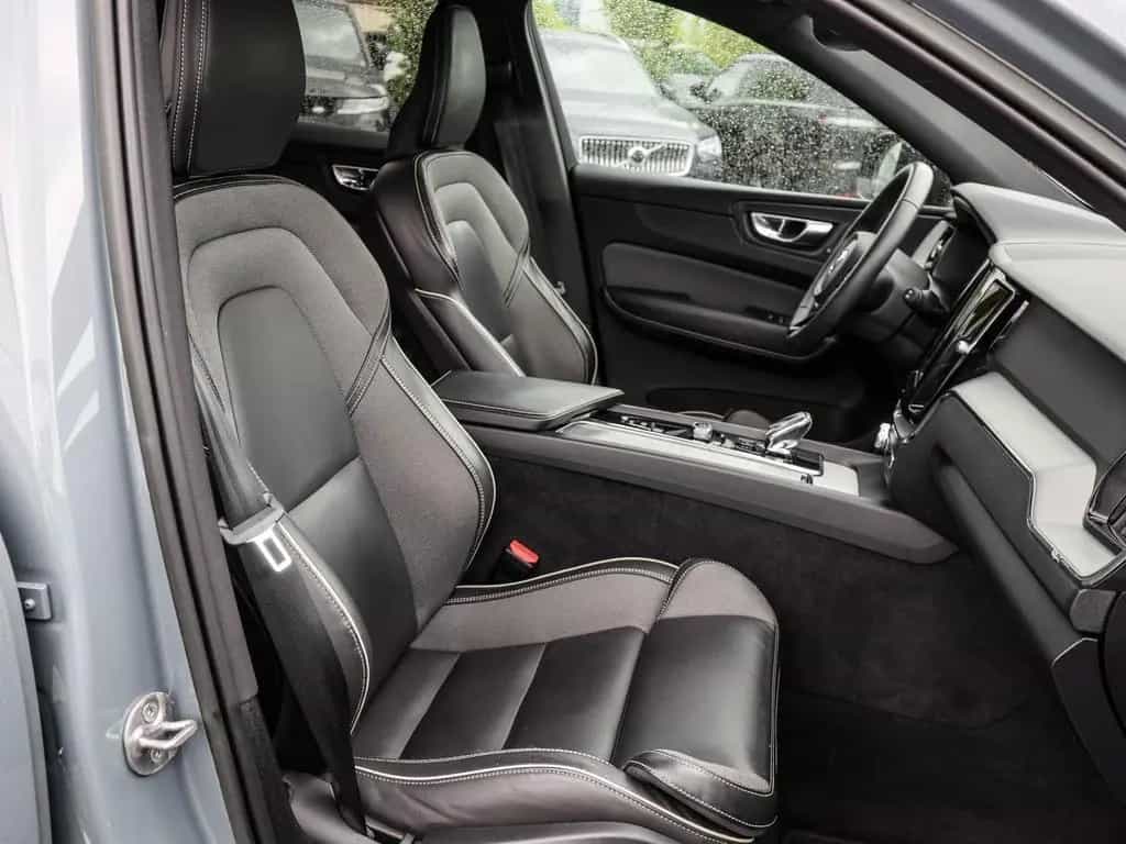 Volvo XC60 B4 Plus Dark 2WD Parkkamera 360 11/2022-photo-6