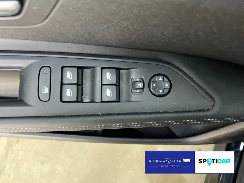 Peugeot 3008 1.2 PureTech 130 EU6d, Allure NAV*SHZ 03/2023-photo-11