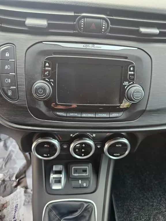 Alfa Romeo Giulietta 1.6 JTDm 120 CV 05/2017-photo-13