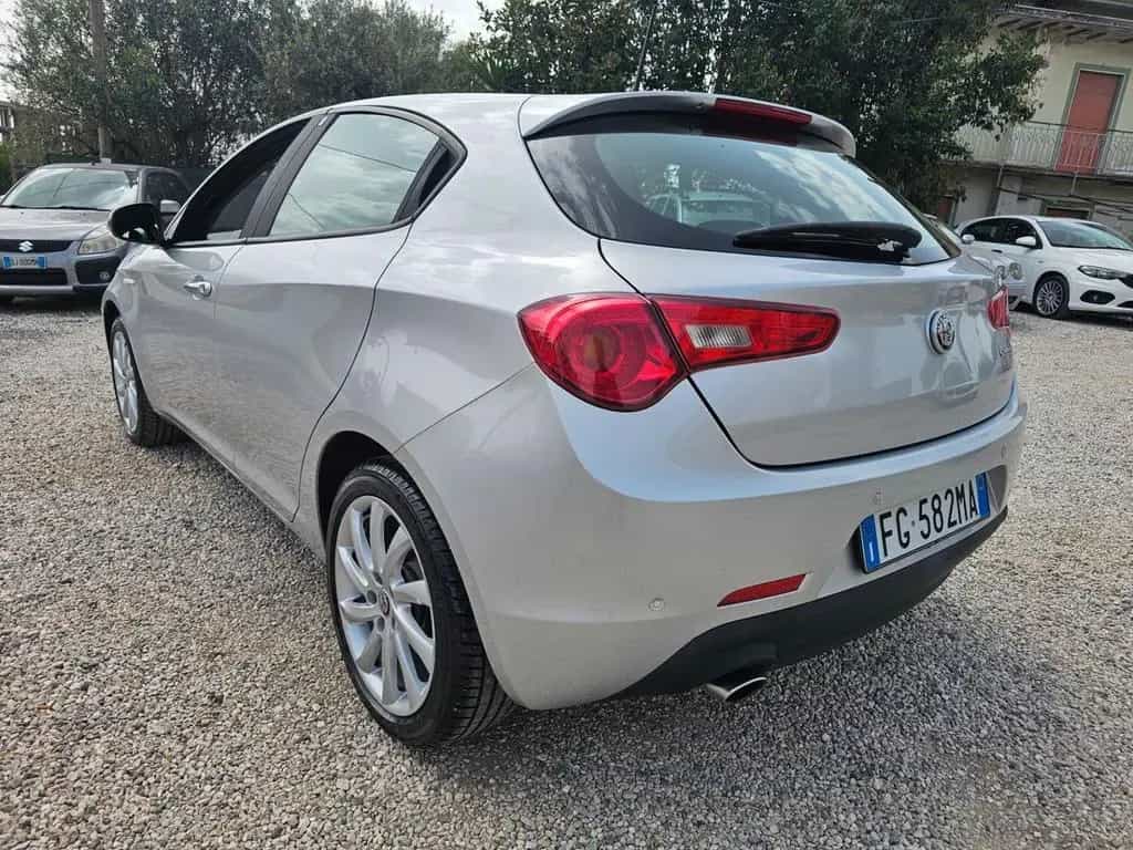 Alfa Romeo Giulietta 1.6 JTDm 120 CV 05/2017-photo-2