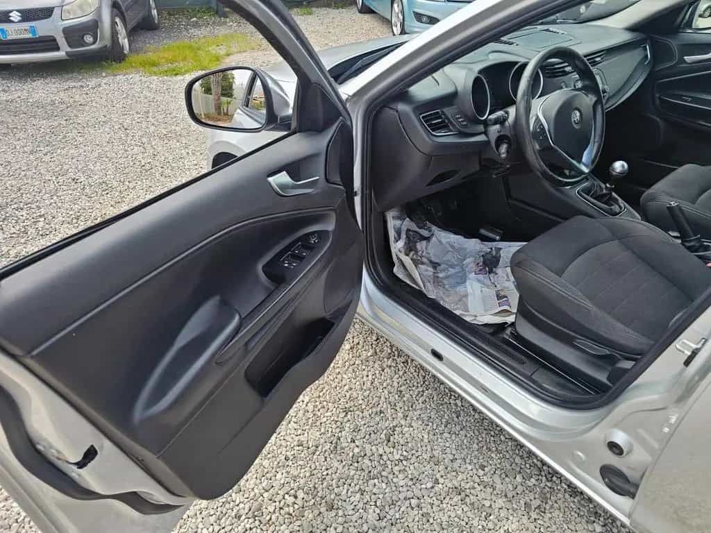 Alfa Romeo Giulietta 1.6 JTDm 120 CV 05/2017-photo-9