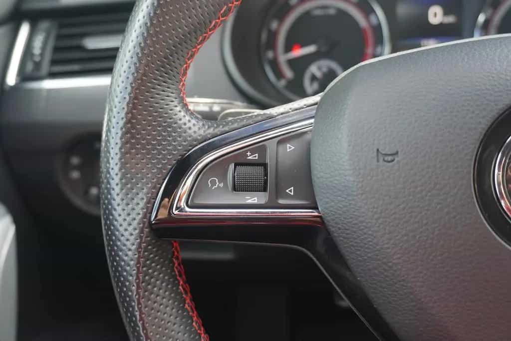 Skoda Octavia RS Combi 2.0 TSI DSG LED AHK Tempomat 03/2018-photo-25