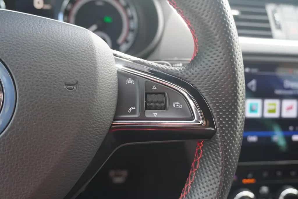 Skoda Octavia RS Combi 2.0 TSI DSG LED AHK Tempomat 03/2018-photo-26
