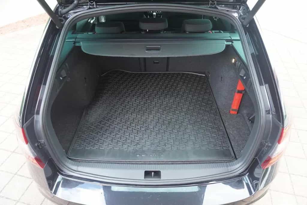 Skoda Octavia RS Combi 2.0 TSI DSG LED AHK Tempomat 03/2018-photo-35