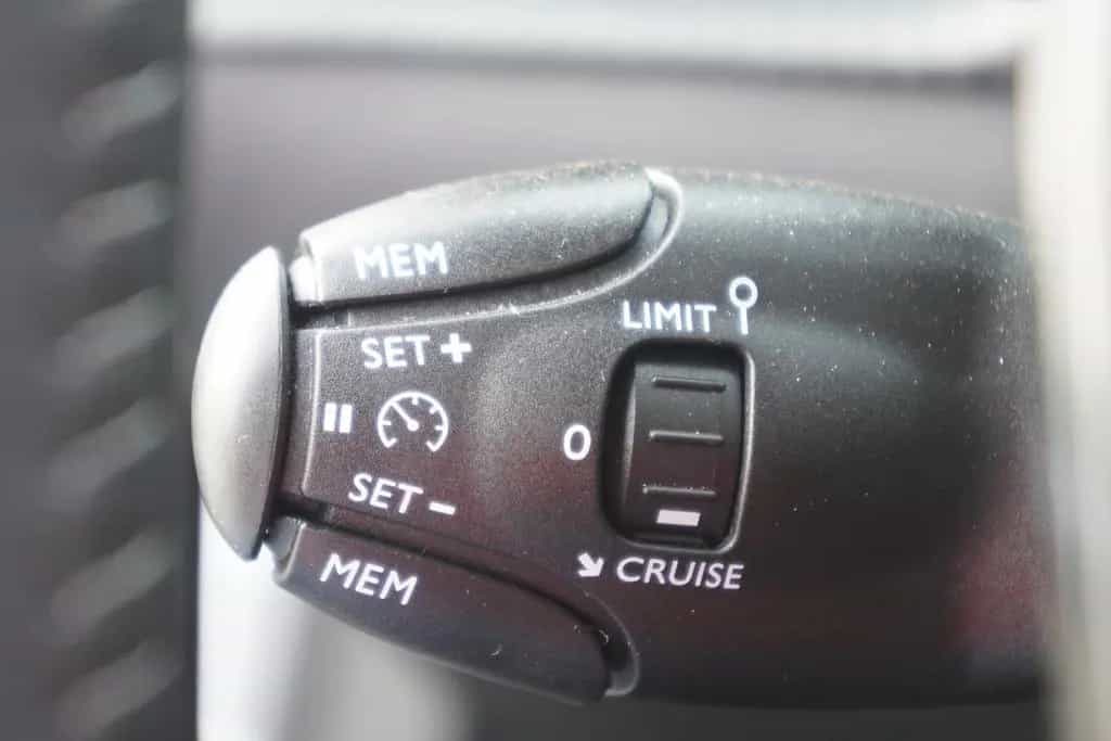 Peugeot 2008 1.2 PureTech 130 Active Pack Android Apple 08/2023-photo-21