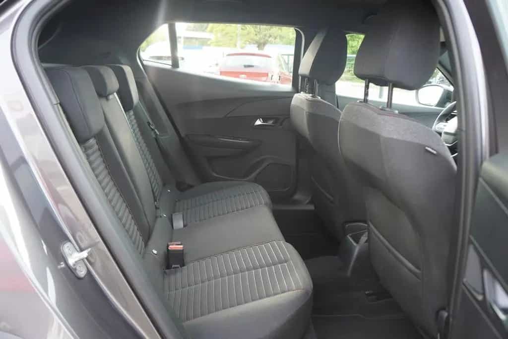Peugeot 2008 1.2 PureTech 130 Active Pack Android Apple 08/2023-photo-26